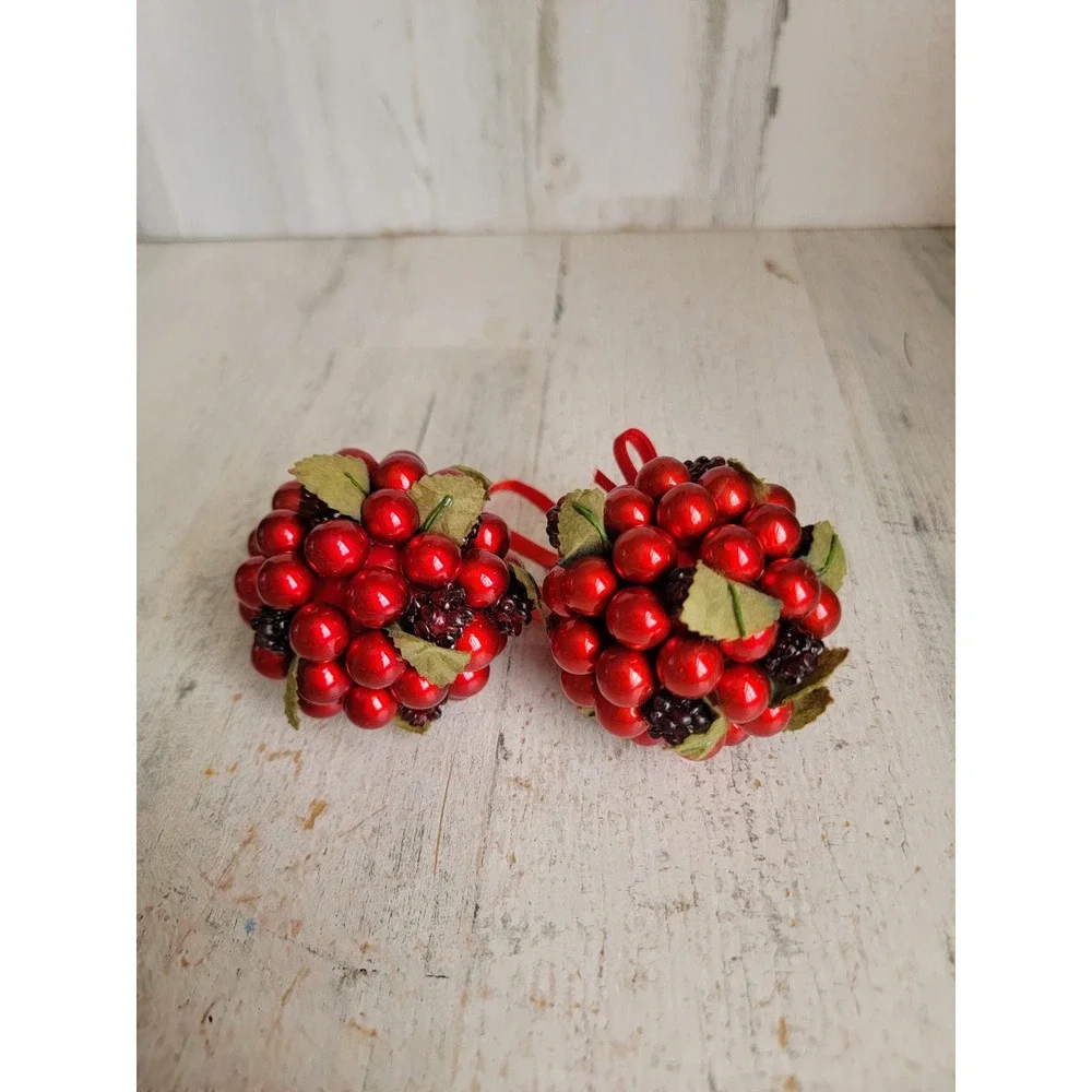 Vintage holly cranberry ball berry ornament Xmas set mistletoe home